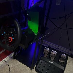 logitech g29 steering wheel and pedals